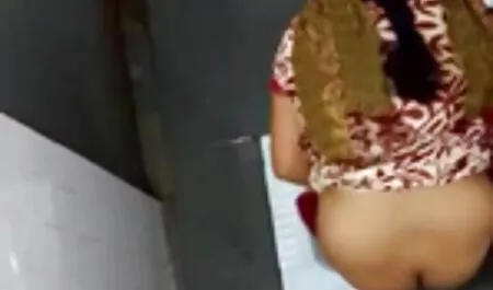 Cô gái để tai phim sexy nhat ban cho thấy các camera