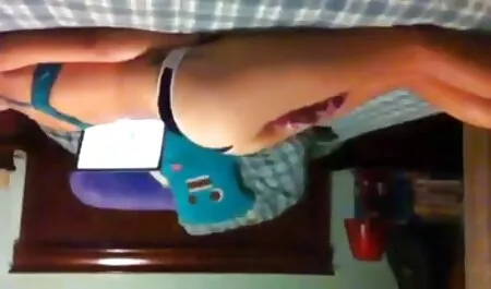 Cô gái nhỏ phim sex japan online thủ dâm một dương vật